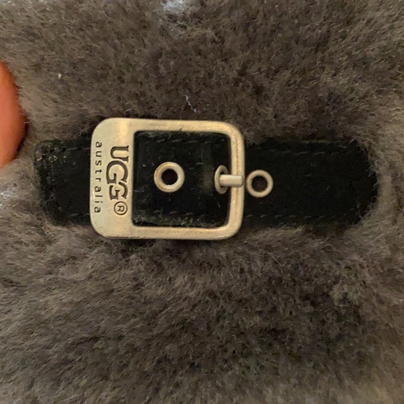 EUC Uggs Kids Size 2 Grey and Black - Picture 7 of 7